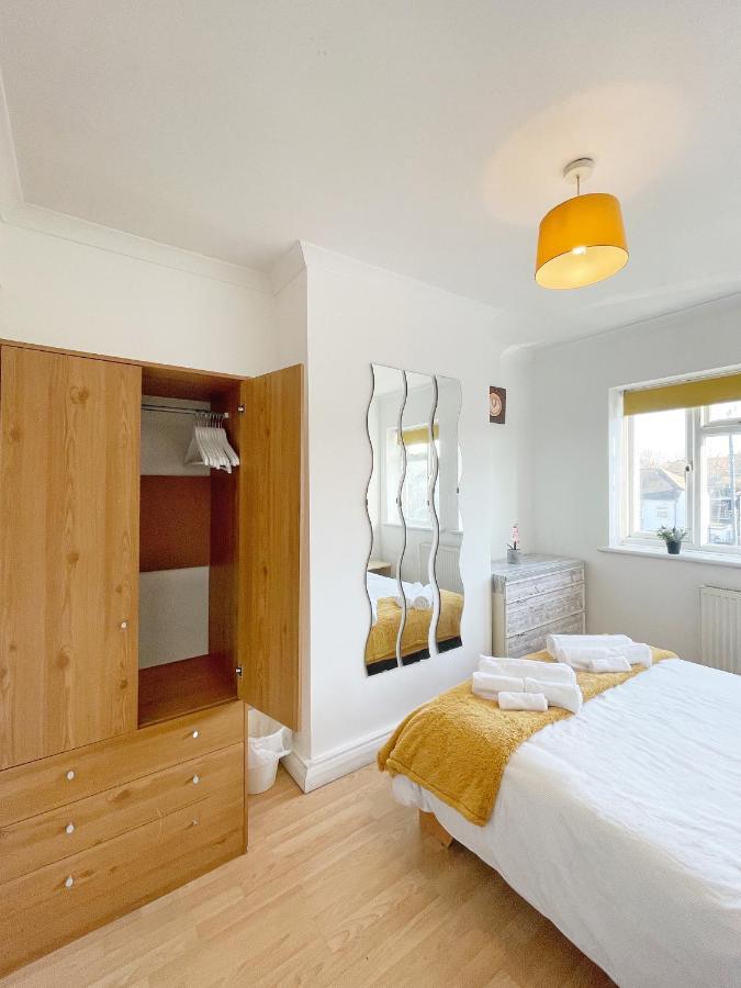 3 Bed Duplex Flat, Free Wifi & Netflix, Ideal For Contractors Apartment Gravesend Exterior photo