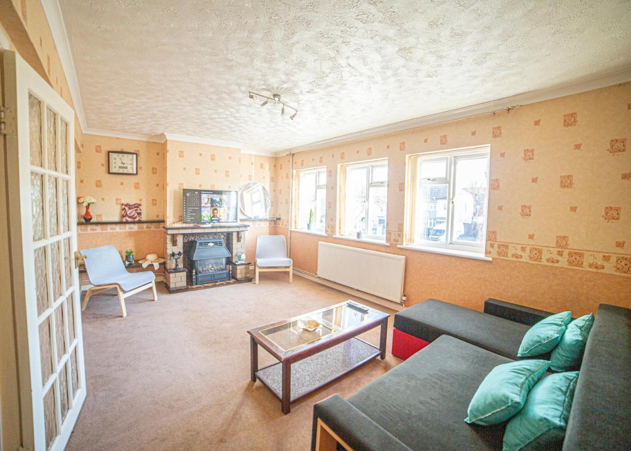3 Bed Duplex Flat, Free Wifi & Netflix, Ideal For Contractors Apartment Gravesend Exterior photo