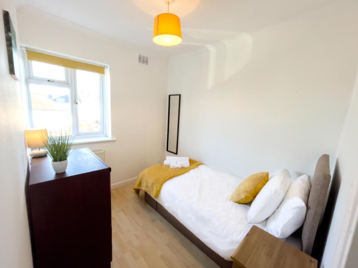 3 Bed Duplex Flat, Free Wifi & Netflix, Ideal For Contractors Apartment Gravesend Exterior photo